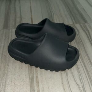 Onyx Yeezy Slides